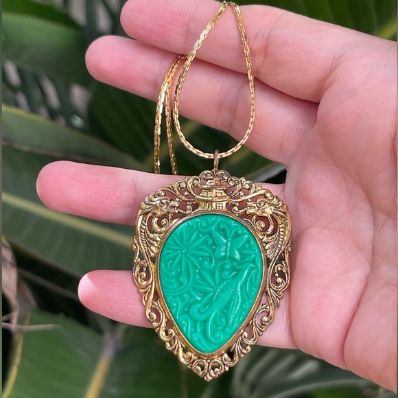 1940s faux carved jade gold tone pendant brooch pin - Picture 9 of 9